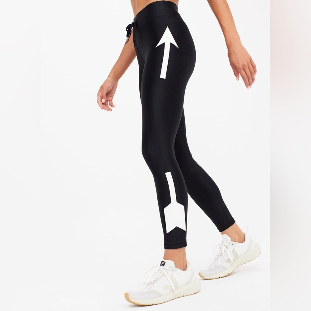 THE UPSIDE SUPER SOFT ARROW MIDI LEGGING SIZE XS